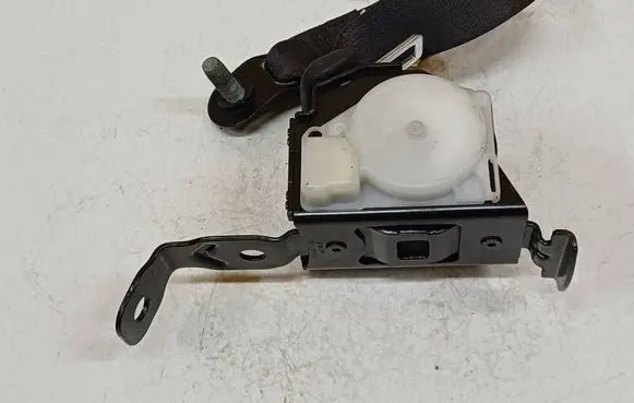 Opel Insignia A Rear seatbelt 306134010AB