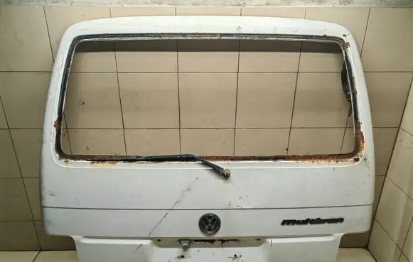 Volkswagen Transporter - Caravelle T4 Tailgate/trunk/boot lid