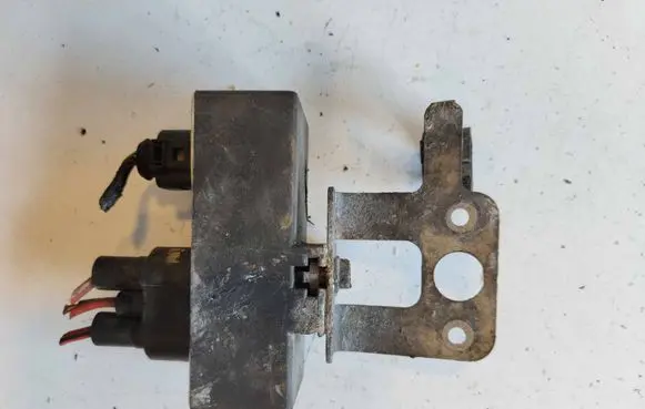 Coolant fan relay