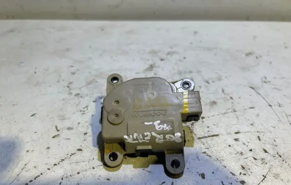 KIA Sorento Air flap motor/actuator H400730912