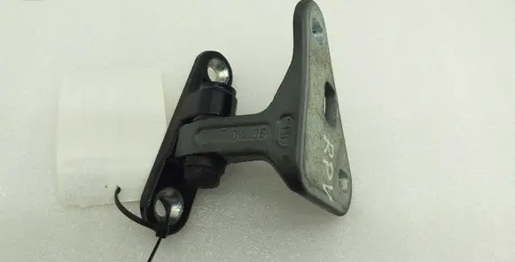 Mercedes-Benz CLS C219 Front door upper hinge