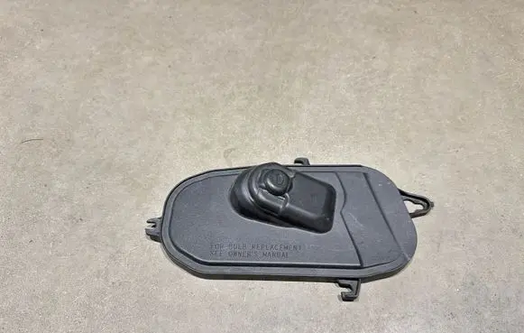 Volvo V60 Headlight/headlamp dust cover 89502329