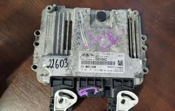 Ford Fiesta Engine control unit/module 6s6112a650vc 6s61-12a650-vc 0281011612