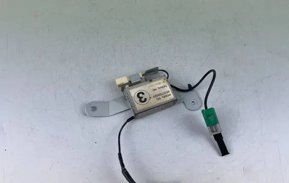 Subaru Forester SG Aerial antenna amplifier 86327SA020