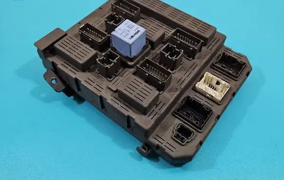 Peugeot 607 Central body control module 9648051080 IMPRK1417359