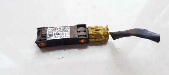 Nissan Almera N16 Airbag deployment crash/impact sensor 0285002010 98831