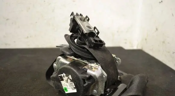 Mercedes-Benz GLC X253 C253 Front seatbelt a2058600285
