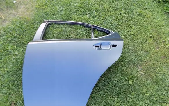 Lexus IS 220D-250-350 Rear door
