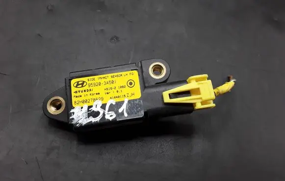 Hyundai Trajet Airbag deployment crash/impact sensor 959203A501 82H00278629 41040115