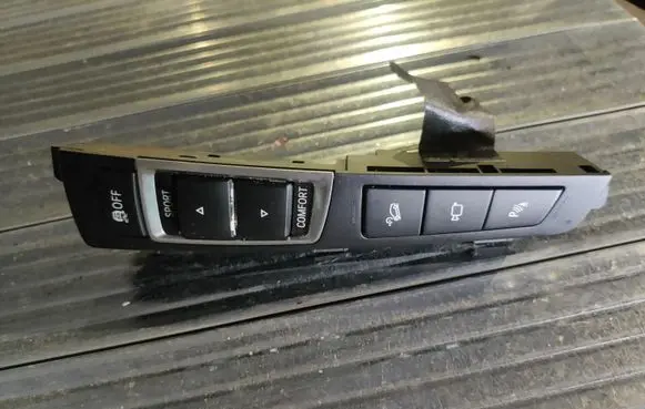 BMW 5 F10 F11 Central console control unit 9202949