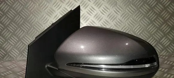 Mercedes-Benz B W247 Front door electric wing mirror