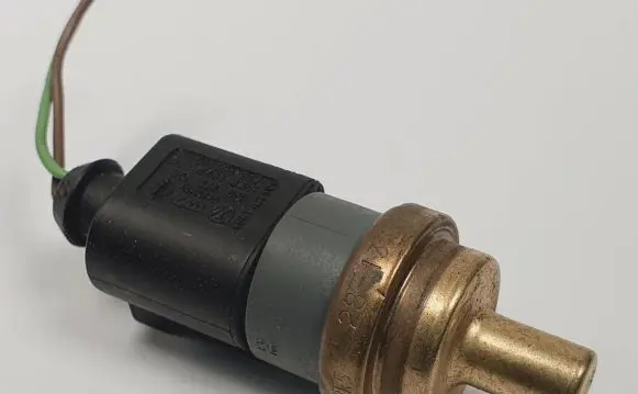 Volkswagen Golf V Coolant temperature sensor 06A919501A