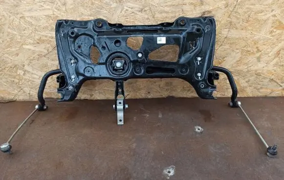 Volkswagen Caddy Engine mount bracket VWCADDYV5WA199315F