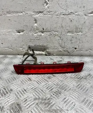 Hyundai Santa Fe Third/center stoplight 927002W000