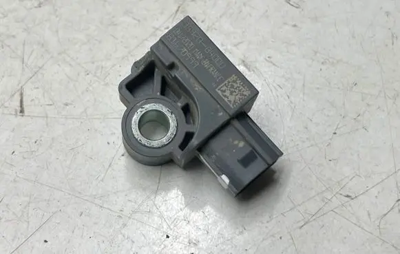 Hyundai Tucson TL Airbag deployment crash/impact sensor 95920B4000 B1670999