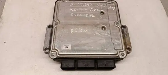 Nissan X-Trail T31 Engine control unit/module 0281017475 237103UC0E 1039S43636