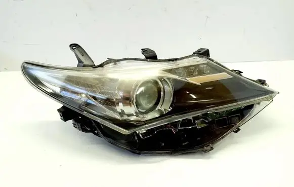Toyota Auris E180 Headlight/headlamp 8111002E31
