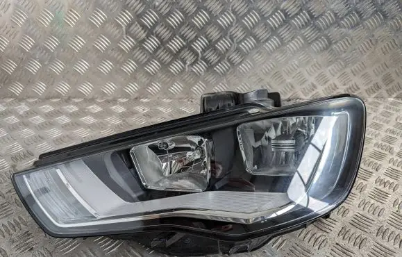 Audi A3 S3 8V Headlight/headlamp 8V0941003J