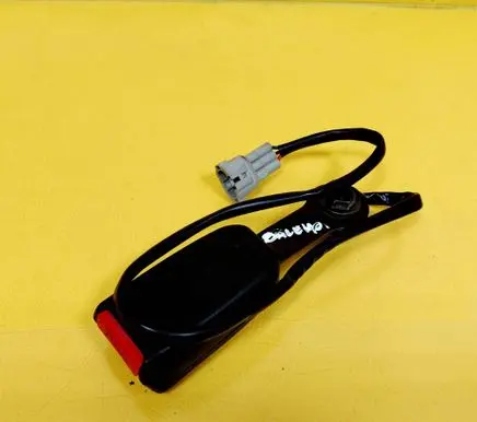 Suzuki Baleno EG Front seatbelt buckle 