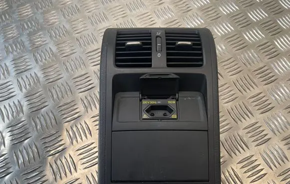 Rear air vent grill