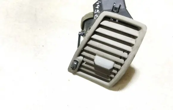 Volvo XC90 Dash center air vent grill 3409399
