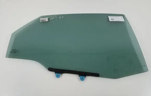 Toyota Avensis T220 Rear door window glass