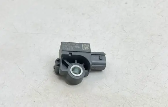 Hyundai Tucson TL Airbag deployment crash/impact sensor 95920B4000 B1C65387