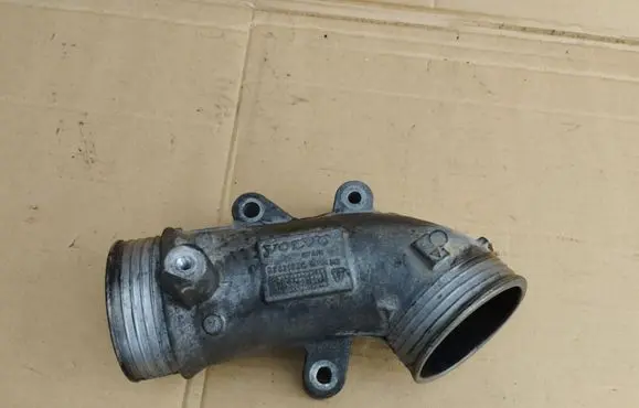Volvo XC90 Intercooler hose/pipe 08631538