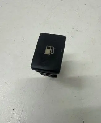 Toyota Avensis T270 Fuel tank opening switch 15D124