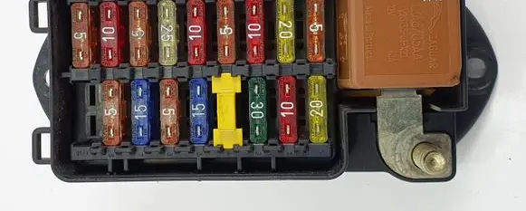 Jaguar XK8 - XKR Fuse module LJB2800AA