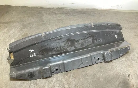 BMW 1 E82 E88 Radiator trim 7128502 511643110