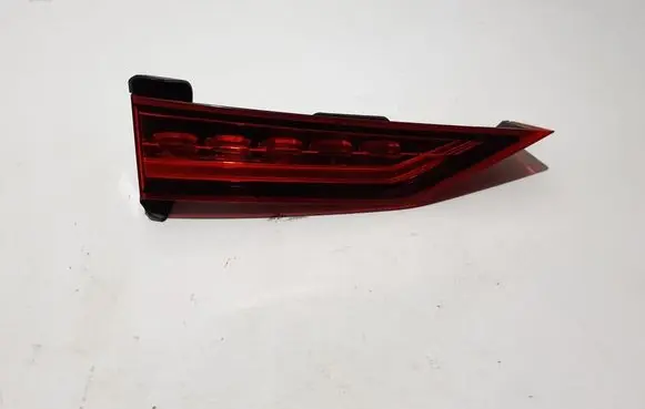 Tailgate rear/tail lights