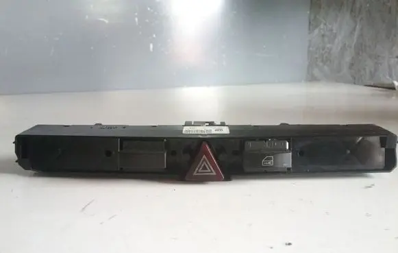 Opel Astra H Hazard light switch 13100105