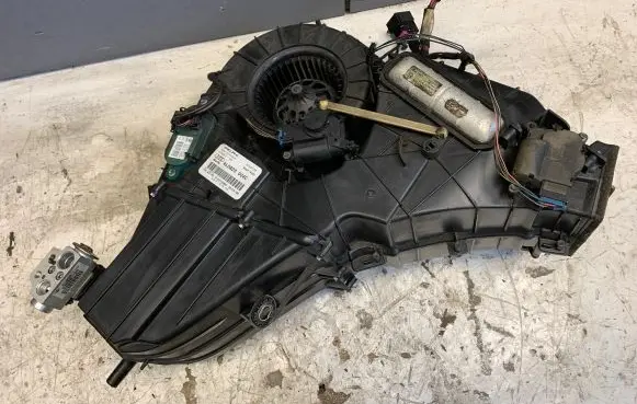 Audi Q7 4L Interior heater climate box assembly 4L0820004C