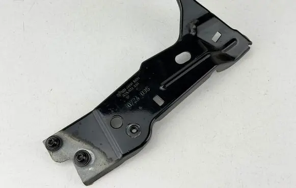 Audi A1 Fender mounting bracket 82A821136