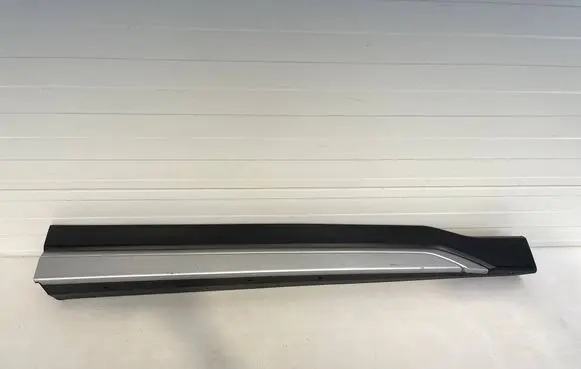 Subaru Forester SK Front door trim (molding) C16010236