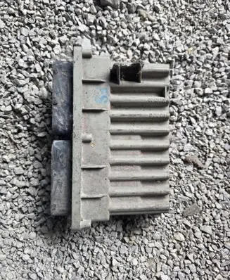 Opel Zafira A Coolant fan relay 09131731