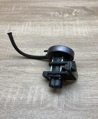 Audi 100 S4 C4 Turbo solenoid valve 357906283