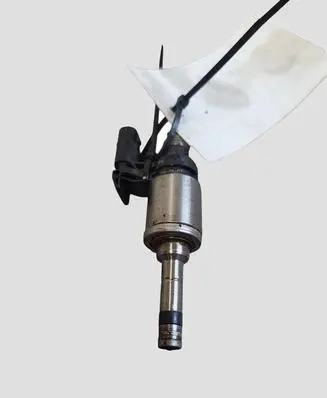 Volkswagen Golf VII Fuel injector 04E906036Q 0261500354