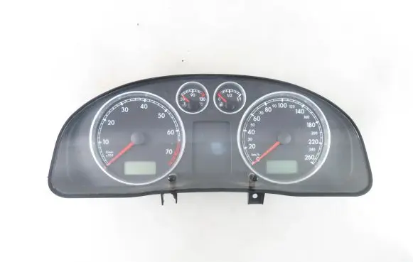 Volkswagen PASSAT B5.5 Speedometer (instrument cluster) 3B0920805