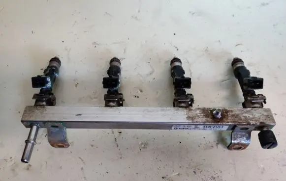 Opel Meriva B Fuel injectors set 55572731