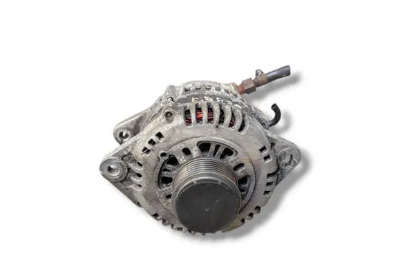 Opel Astra H Generator/alternator 401721642