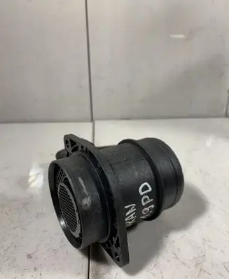 Volkswagen Touran I Mass air flow meter 038906461B