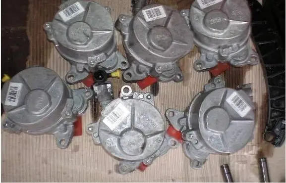 Renault Trafic II (X83) Vacuum pump 8200683981