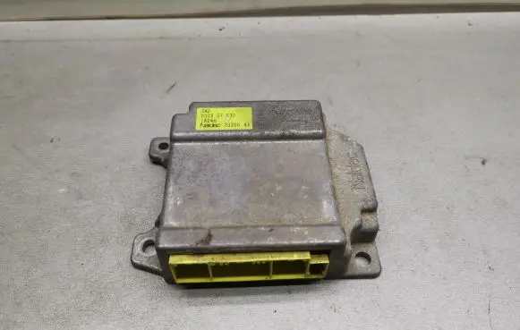 Mazda 323 F Airbag control unit/module B30E57K30