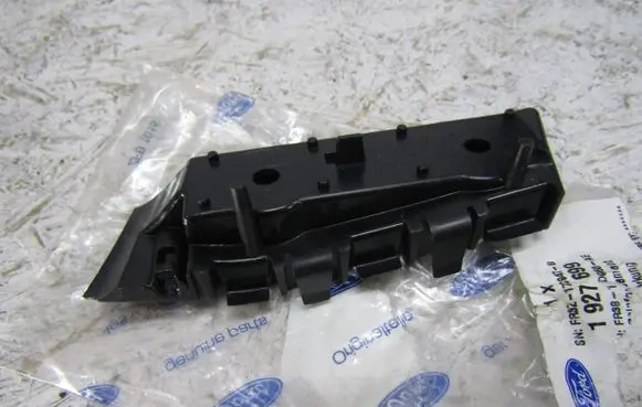 Ford Mustang VI Front bumper mounting bracket FR3B17D958AE TS270C
