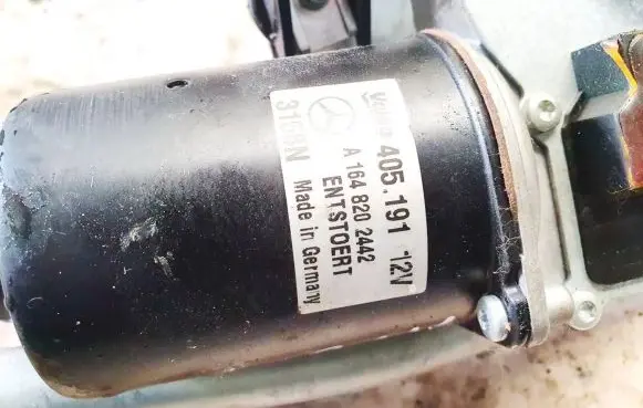 Mercedes-Benz GL X164 Wiper motor a1648202442 405.191