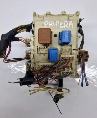 Nissan Primera Fuse box set 24350AV700