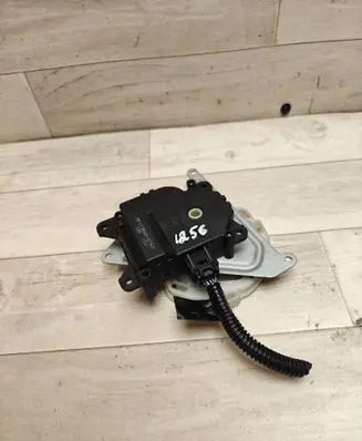 Toyota Avensis T250 Air flap motor/actuator MF1138002760