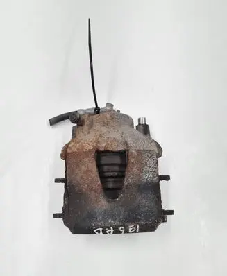 Volkswagen Golf VI Front brake caliper